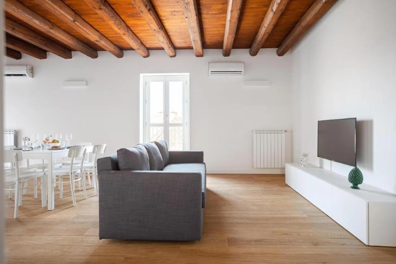Casa Azzurra - Palazzo Del Buonpastore Palermo 0*,