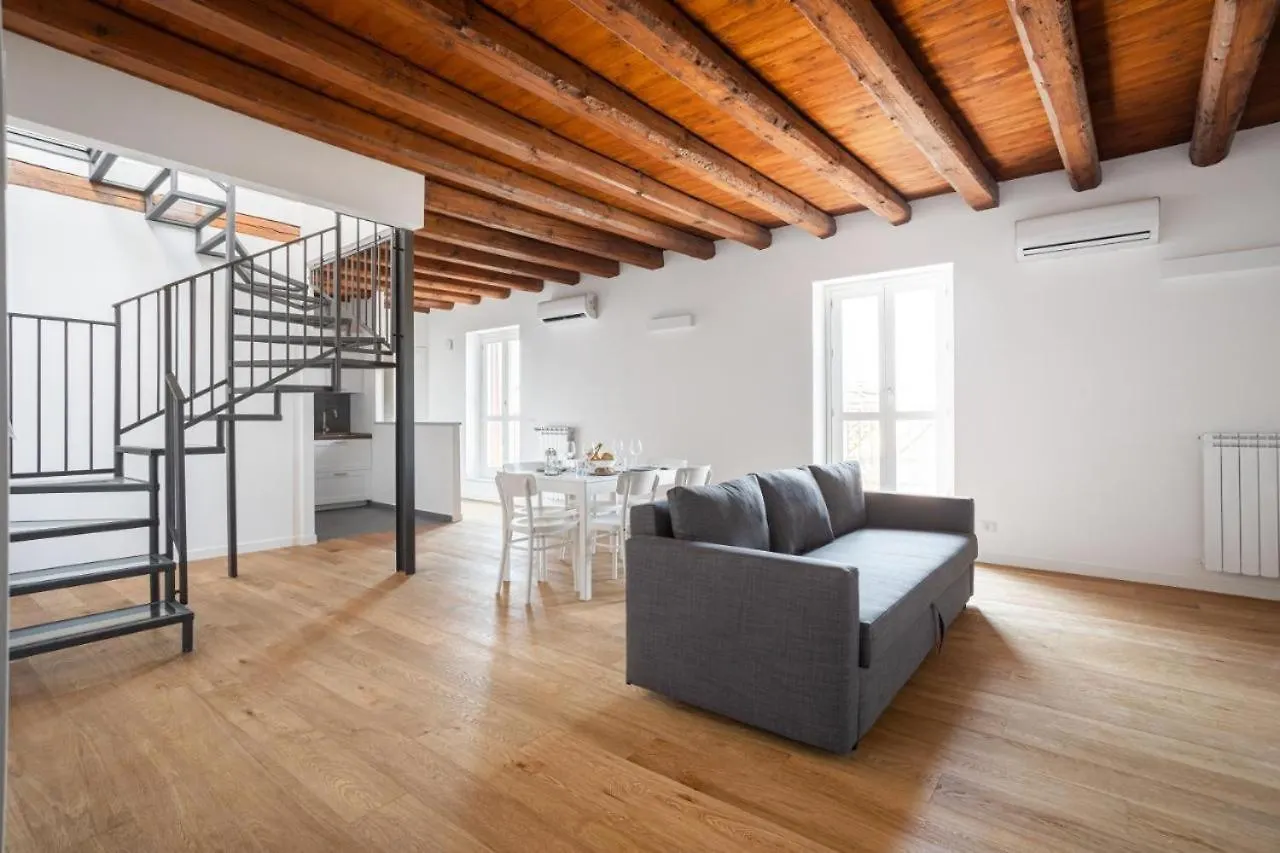 Apartment Casa Azzurra - Palazzo Del Buonpastore Palermo Italy