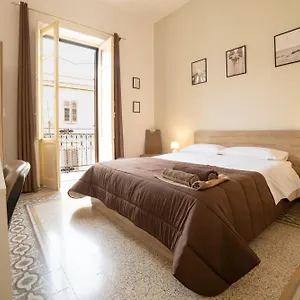 Centro Stazione Aeroporto Wi-fi&self Check-in Apartament