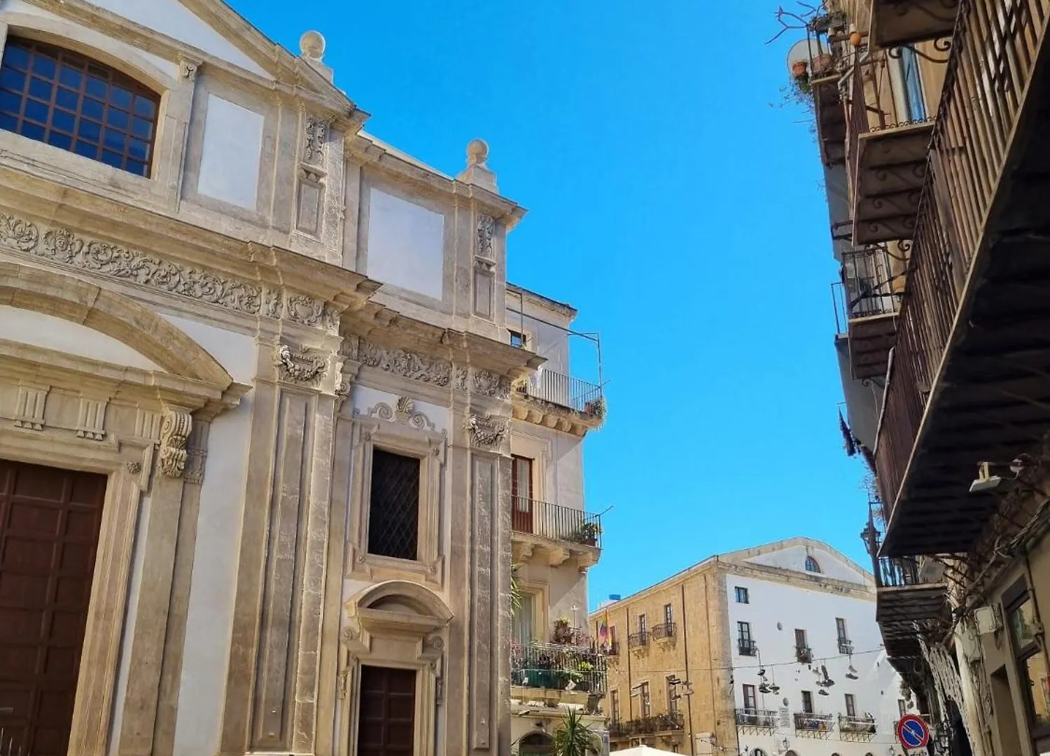 Casa Azzurra - Palazzo Del Buonpastore Palermo 0*,  Italy